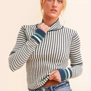 We The Free Gamer Cuff Crop‎ Stretch Cotton Blend Sweater Size M